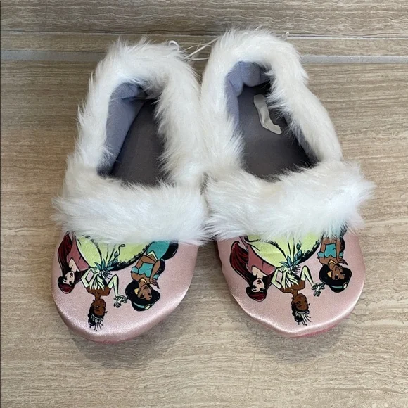 DISNEY NWT Girls Size 13/1 Princess Pink Slippers with White Fur Trim - Picture 1 of 9